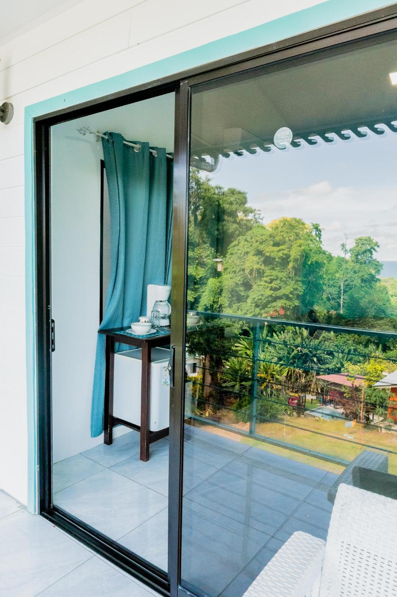 Ocean'S Breeze Apartment And Rooms Puerto Viejo de Talamanca Ruang foto