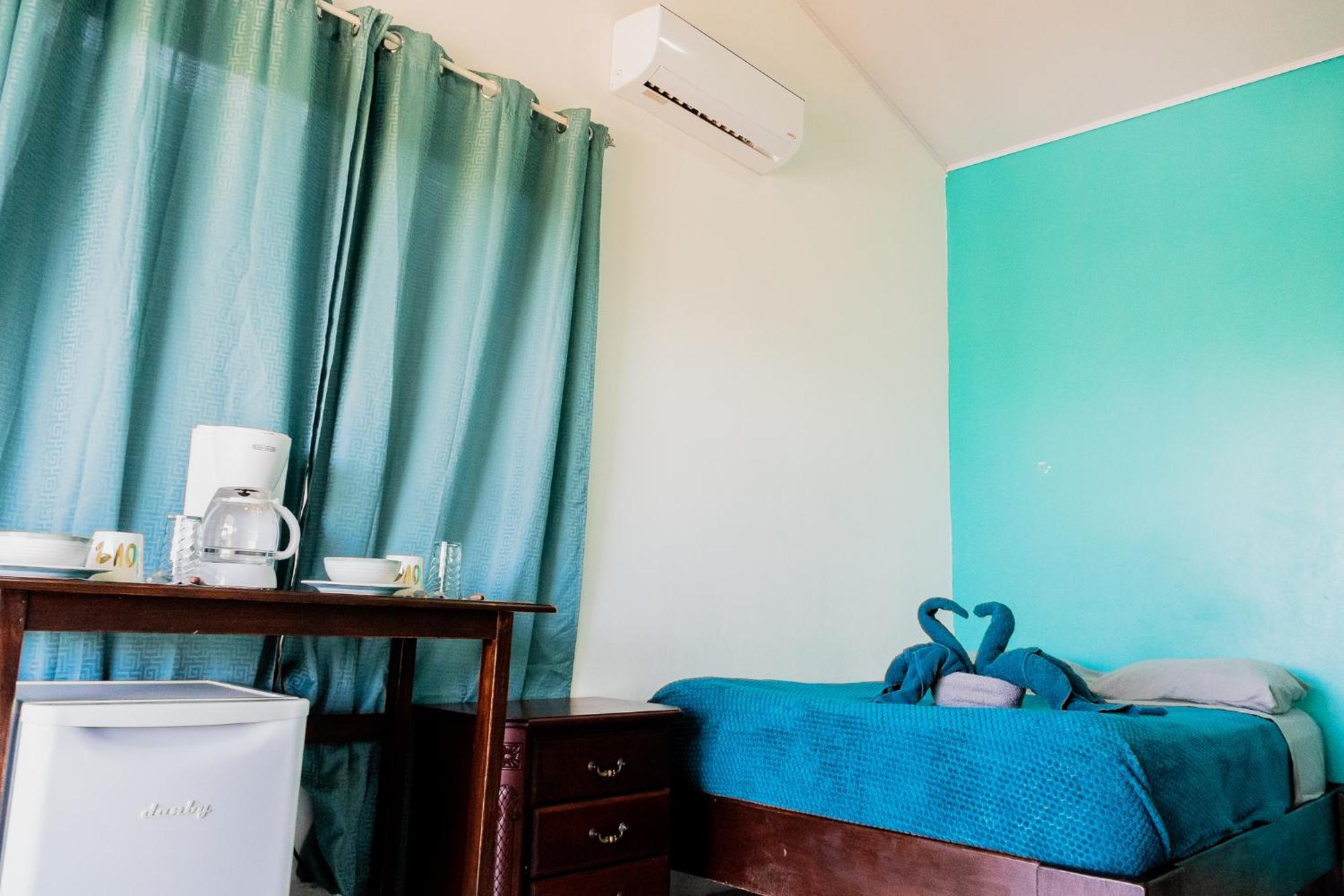 Ocean'S Breeze Apartment And Rooms Puerto Viejo de Talamanca Bagian luar foto