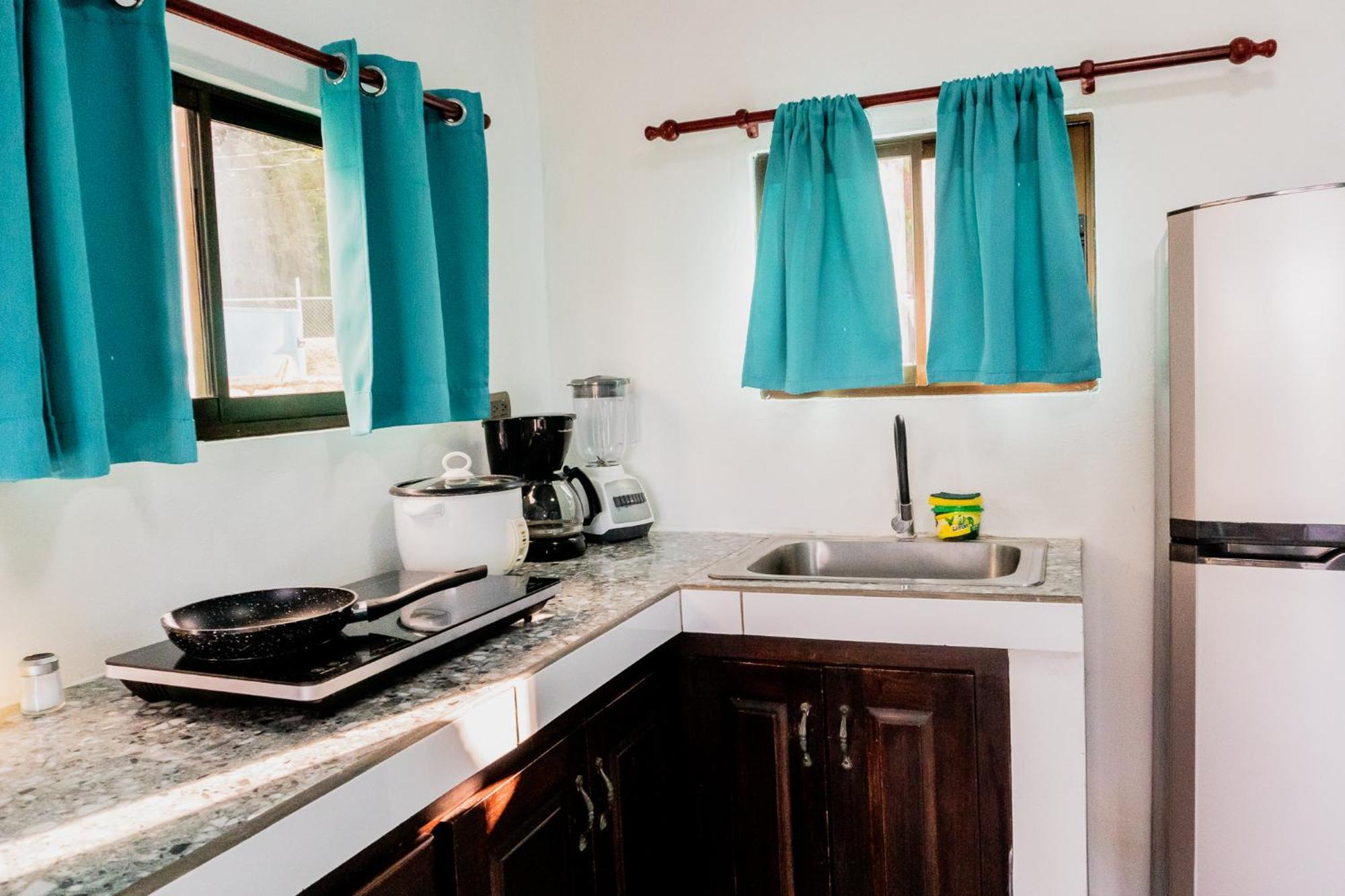 Ocean'S Breeze Apartment And Rooms Puerto Viejo de Talamanca Bagian luar foto